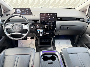 Hyundai Staria, 2022г., передний привод, автомат