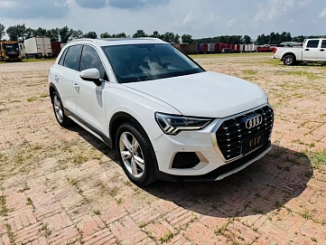 Audi Q3, 2021г, передний привод, робот
