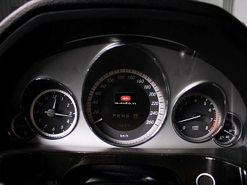 Mercedes-Benz E-Класс, 2011г., задний привод, автомат