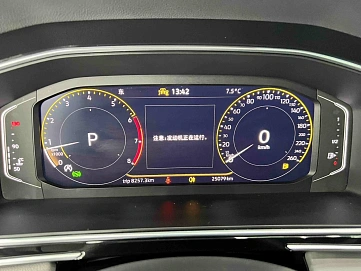 Volkswagen Tiguan, 2022г., передний привод, робот