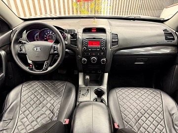 Kia Sorento, 2010г., передний привод, автомат