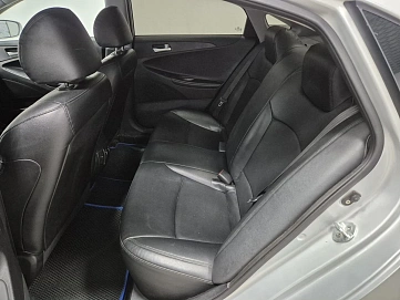 Hyundai Sonata, 2011г., передний привод, автомат
