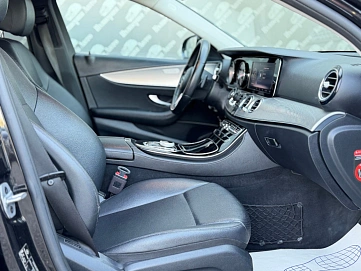 Mercedes-Benz E-Класс, 2018г., задний привод, автомат