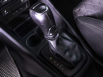 Skoda Rapid, 2021г., передний привод, робот
