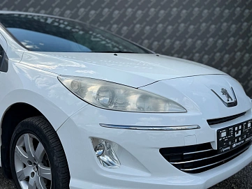 Peugeot 408, 2013г., передний привод, механика