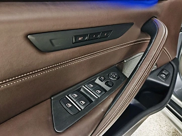 BMW 5 серии, 2017г., полный привод, автомат