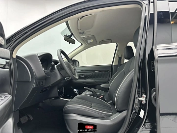 Mitsubishi Outlander, 2022г., передний привод, вариатор