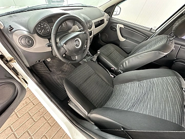 Renault Logan, 2011г., передний привод, механика