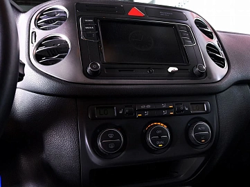 Volkswagen Tiguan, 2009г., полный привод, автомат