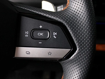 Changan UNI-V, 2023г., передний привод, робот