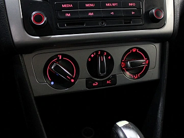 Volkswagen Polo, 2013г., передний привод, автомат