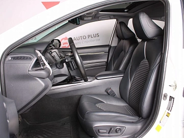 Toyota Camry, 2019г., передний привод, автомат