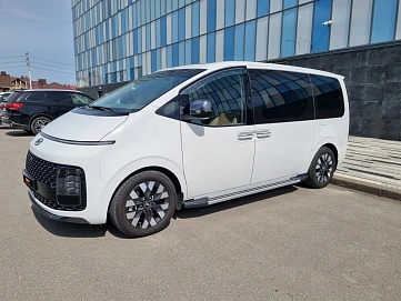 Hyundai Staria, 2024г., передний привод, автомат
