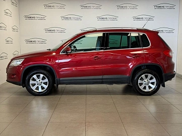 Volkswagen Tiguan, 2011г., полный привод, автомат