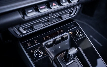 Porsche 911, 2024г., полный привод, робот