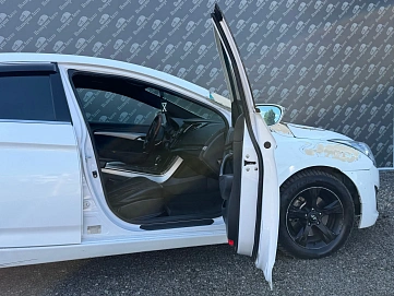 Hyundai i40, 2014г., передний привод, автомат