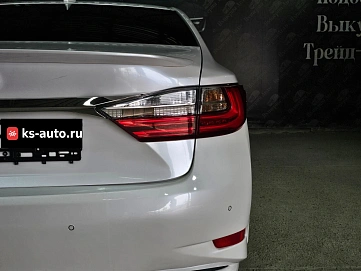 Lexus ES, 2017г., передний привод, автомат