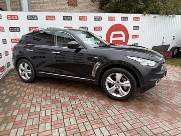 Infiniti QX70, 2016г., передний привод, автомат