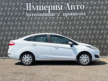 Ford Fiesta, 2015г., передний привод, робот