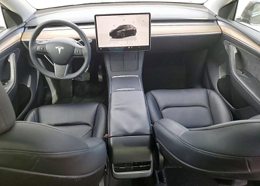 Tesla Model Y, 2024г., задний привод, автомат