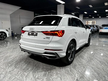 Audi Q3, 2023г., передний привод, робот