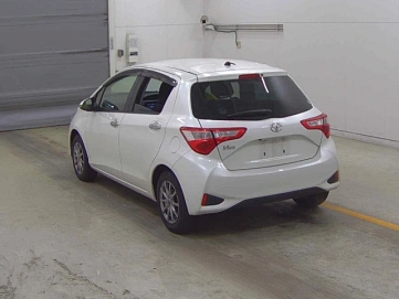 Toyota Vitz, 2017г., передний привод, вариатор