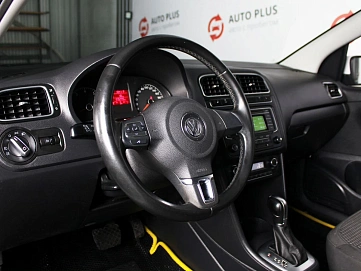 Volkswagen Polo, 2013г., передний привод, автомат