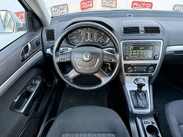 Skoda Octavia, 2010г., передний привод, робот