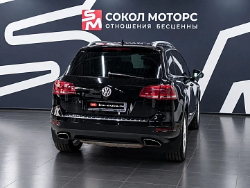 Volkswagen Touareg, 2011г., полный привод, автомат