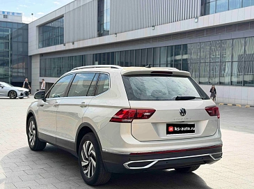 Volkswagen Tiguan, 2022г., передний привод, робот