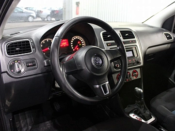Volkswagen Polo, 2013г., передний привод, автомат
