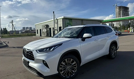 Toyota Highlander, 2026г., полный привод, автомат