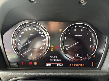 BMW 1 серии, 2022г., передний привод, робот