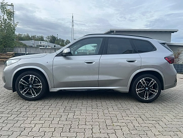 BMW X1, 2023г, передний привод, робот