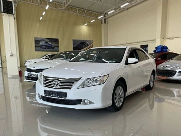 Toyota Camry, 2014г., передний привод, автомат