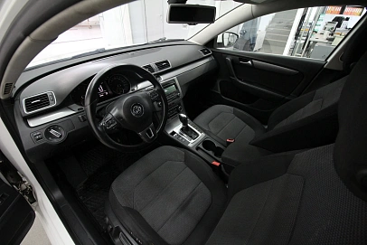 Volkswagen Passat, 2011г., передний привод, робот