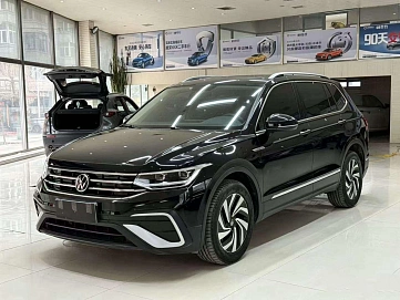 Volkswagen Tiguan, 2022г., передний привод, робот