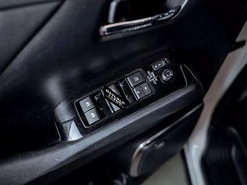 Toyota Alphard, 2016г., передний привод, автомат