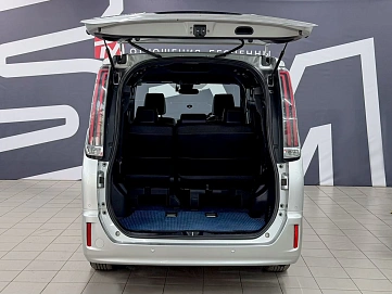 Toyota Esquire, 2020г., передний привод, вариатор