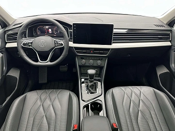 Volkswagen Tiguan, 2022г., передний привод, робот