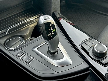 BMW 3 серии, 2018г., задний привод, автомат