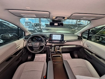 Toyota Sienna, 2021г., передний привод, автомат
