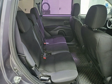 Mitsubishi Outlander, 2010г., передний привод, вариатор