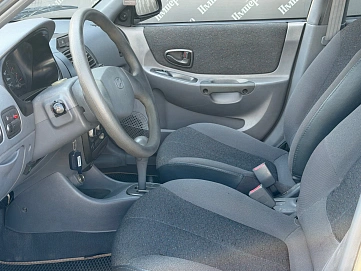 Hyundai Accent, 2002г., передний привод, автомат