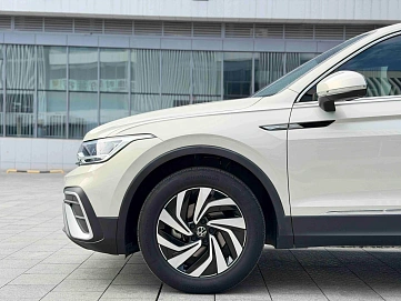 Volkswagen Tiguan, 2022г., передний привод, робот