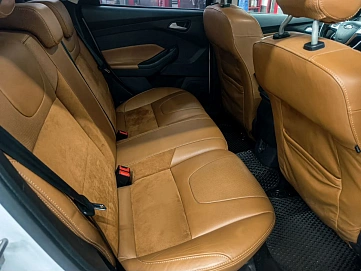 Ford Focus, 2012г., передний привод, робот
