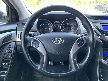 Hyundai Elantra, 2012г., передний привод, механика