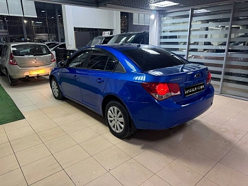 Chevrolet Cruze, 2009г., передний привод, автомат