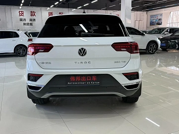 Volkswagen T-Roc, 2023г., передний привод, робот