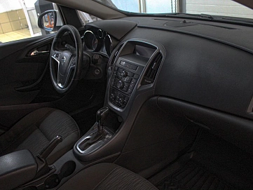 Opel Astra, 2012г., передний привод, автомат